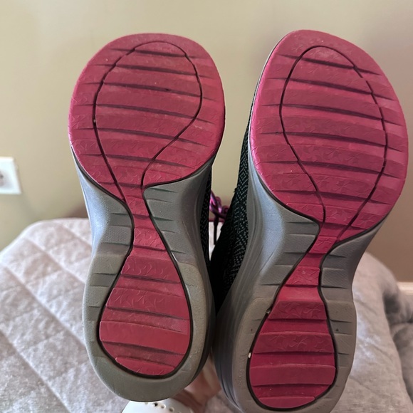 Women’s Bzees lace up winter boots — 7.5 - Picture 4 of 7